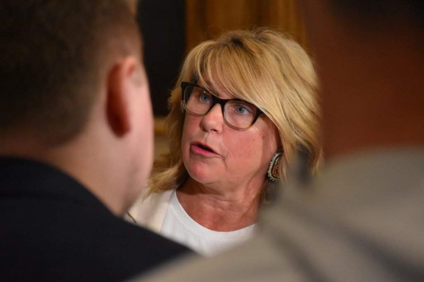 N.B. social services minister vows changes after scathing youth advocate report