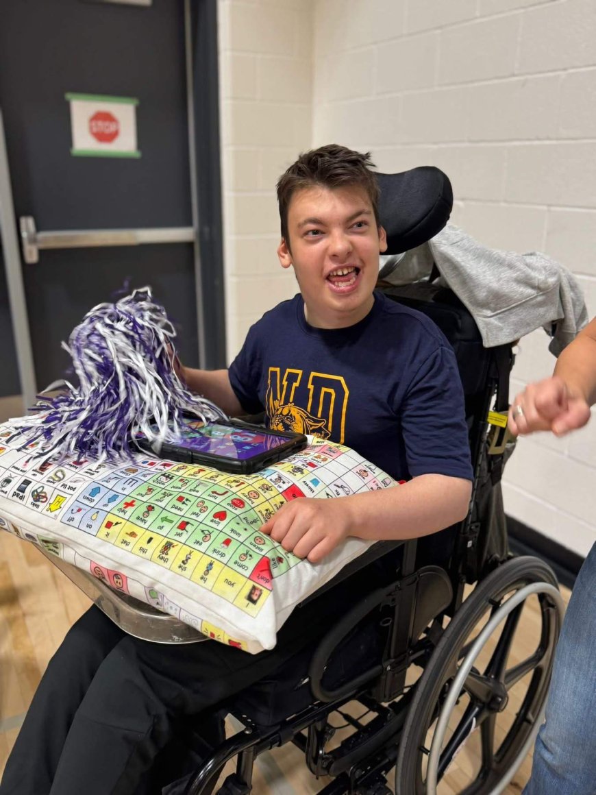 Red Deer high school students come together to help classmate fighting cancer