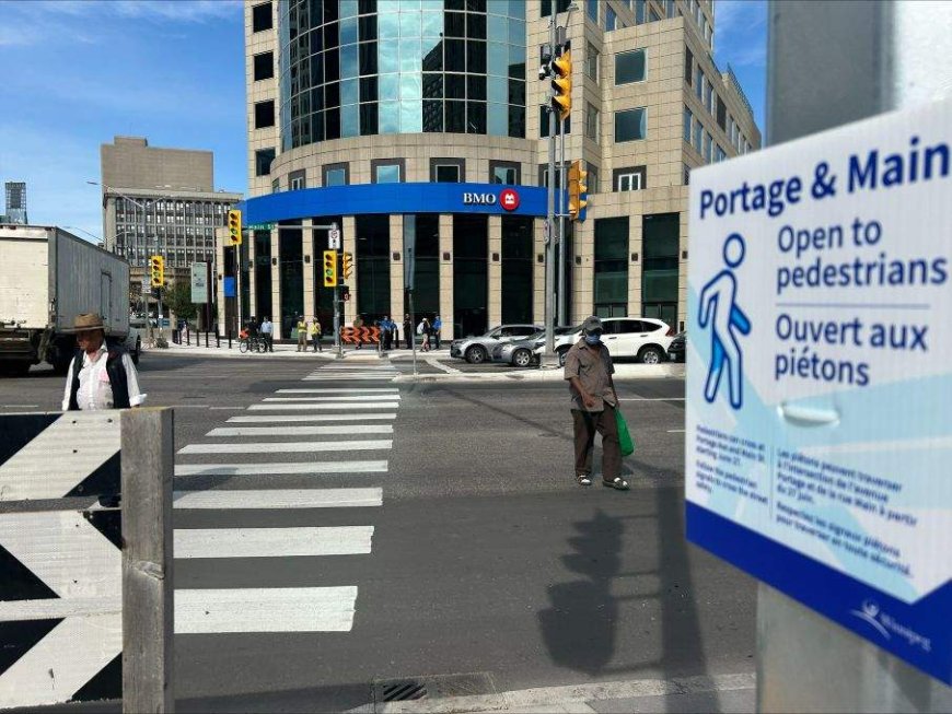 Reopening Portage and Main ‘a success,’ Winnipeg mayor says 1 year later