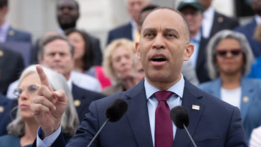 Jeffries welcomes Democratic Socialists into the fold as critics warn party is revealing 'exactly who it is'