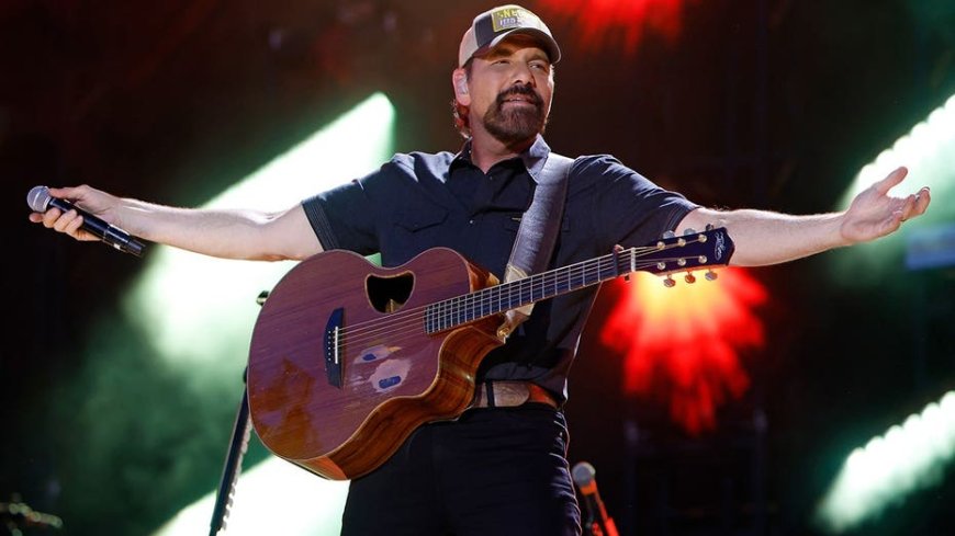 Rodney Atkins warns younger generation against 'chasing' trends and losing sight of what matters