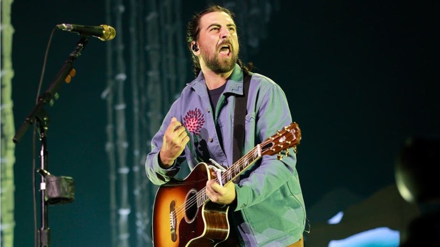 Rock star forced to issue plea after shocking incident at Philadelphia tour stop