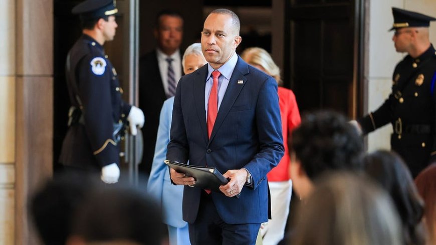 Jeffries' socialism dilemma: New York victories expose Democratic Party divide