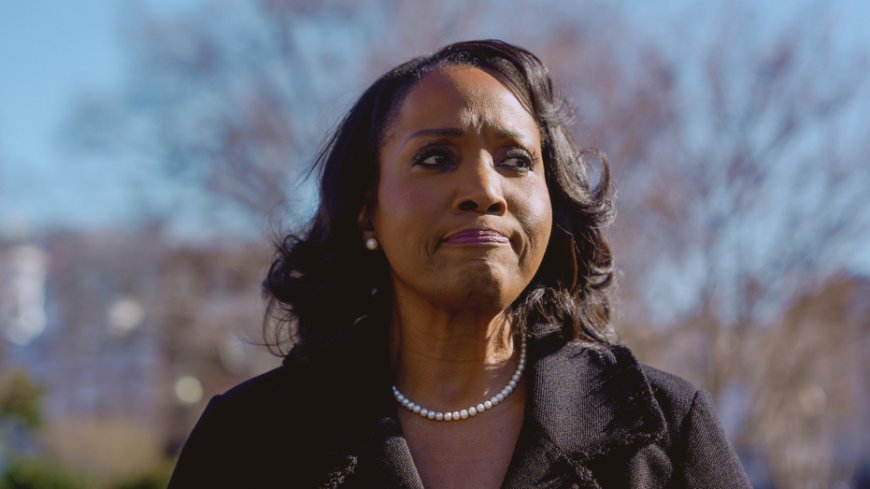 READ: The rare filing that underscored the stakes in the Supreme Court's Lisa Cook ruling