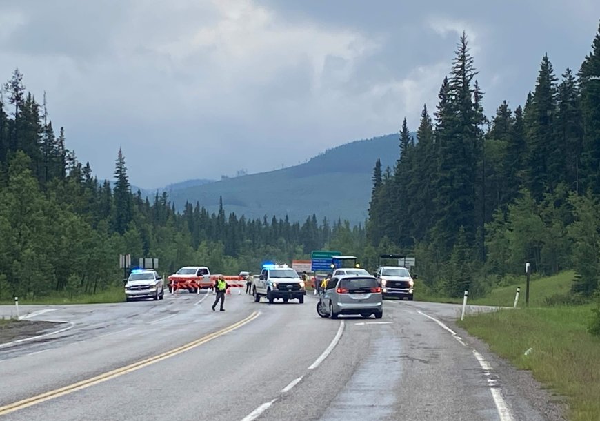 Alberta Parks declares local state of emergency as flooding traps 1,500 campers