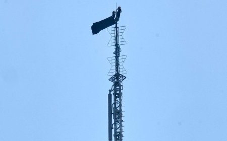 2 people arrested after climbing Empire State Building’s antenna