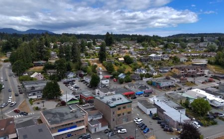 Powell River residents protest encampments as motion to change bylaw is defeated