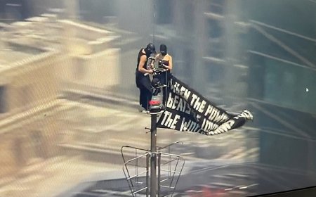 Empire State Building security under scrutiny after climbers' stunt, tourist reveals possible access point
