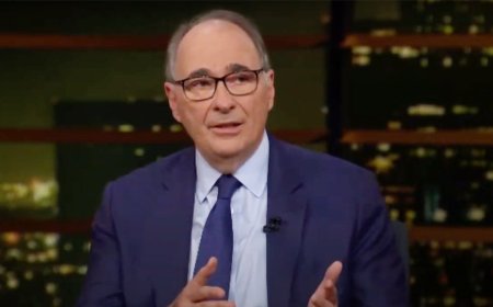 Ex-Obama advisor mocked after questioning Chicago's response to unconscious man: 'Own a mirror?'