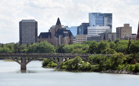 ‘Unpredictable’ South Saskatchewan River prompts warning in Saskatoon