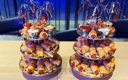 American restaurant chain celebrates nation's 250th with 'amazing' hot dog tower