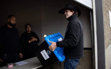 Anti-coal mining petition led by musician Corb Lund fails in Alberta