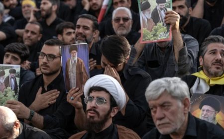 Iranians Mourn Khamenei, Vow Revenge as US Celebrates Fourth of July