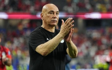 Egypt national team manager waves Palestinian flag after World Cup win over Australia