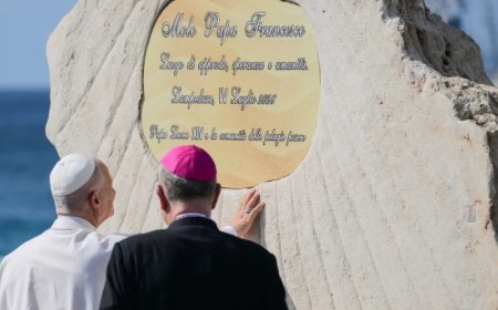 American Pope Marks Fourth of July by Praying on Migrant Island in Mediterranean