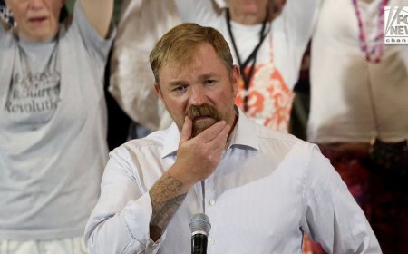 Former Obama aides say Platner should step aside, was dishonest about his past