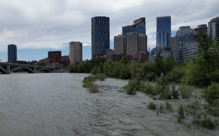 Calgary Fire Department lifts safety advisory for Bow, Elbow rivers