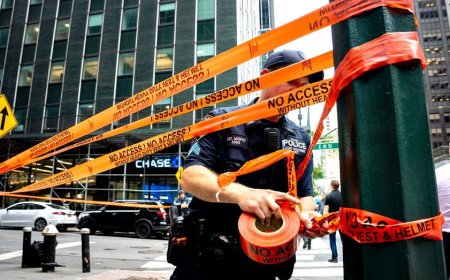 Manhattan building stabilized, some evacuations lifted after collapse feared