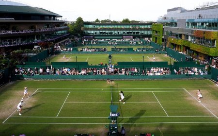 15-year-old exits Wimbledon junior draw after racket-throwing incident ends first-round match