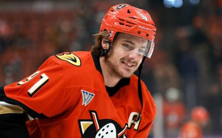 NHL star says signing Leo Carlsson at record $18 million a year could end up being a steal