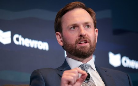 FTC chief accuses Democrats of 'trying to protect the fraudsters' by withholding data from Trump admin