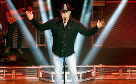 Trace Adkins premieres patriotic song as ‘Chicago’ says FIFA guests prove American greatness