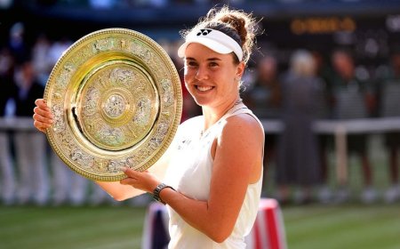 Linda Noskova claims Wimbledon women's title, gives emotional tribute to late mother