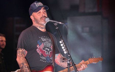 Aaron Lewis says music industry turned its back on him because of his politics