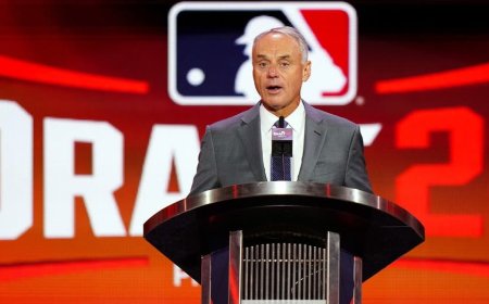 MLB commissioner Rob Manfred goofs up first overall draft pick's name