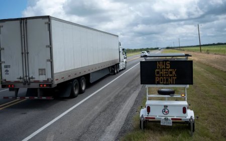 Trucker Hauling Roughly 80 Illegals Flees Border Checkpoint in South Texas