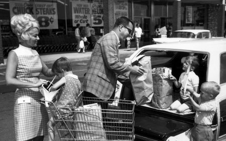 Vintage photos reveal what grocery shopping looked like in the 1960s