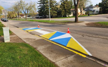 Saskatoon resident paints crosswalk, takes pedestrian safety into own hands