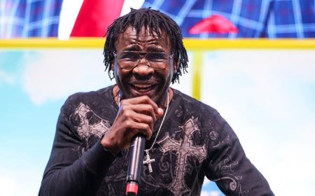 Cowboys legend Michael Irvin wins over booing Eagles fans at Philly bar ahead of Home Run Derby