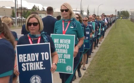 WestJet flight attendants hold information picket as strike vote takes place