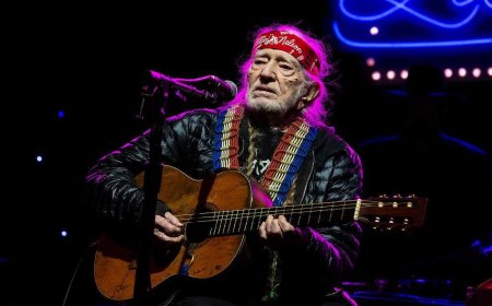 Willie Nelson urges people to ‘fight against data centres invading our land’