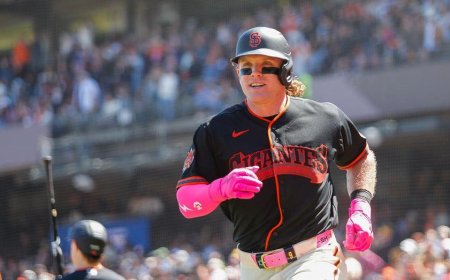 Giants outfielder suffers late-night scooter accident while already dealing with foot injury, team says