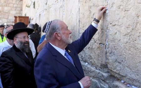 Huckabee warns of 'biblical ignorance' as he defends conservative support for Israel