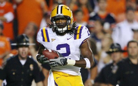 Former LSU star Demetrius Byrd arrested after allegedly pulling knife on bus: 'Who wants to die?'