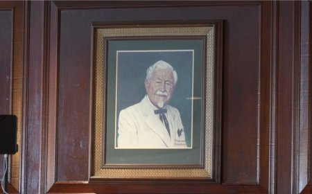 KFC founder's personal belongings fetch thousands at Kentucky auction