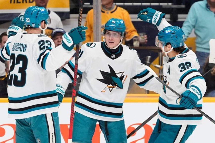 Winnipeg Jets sign free-agent defenceman Mario Ferraro to multi-year deal
