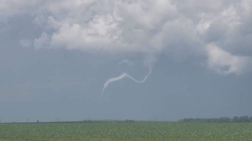 At least 2 tornadoes reported in southwest Saskatchewan: Environment Canada