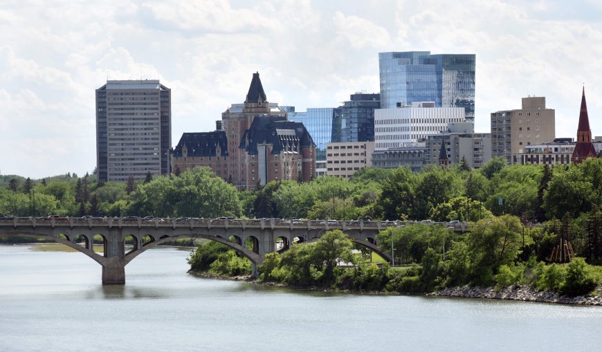 ‘Unpredictable’ South Saskatchewan River prompts warning in Saskatoon