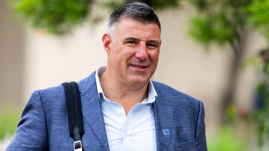 Patriots head coach Mike Vrabel, wife spotted en route to Taylor Swift and Travis Kelce's wedding
