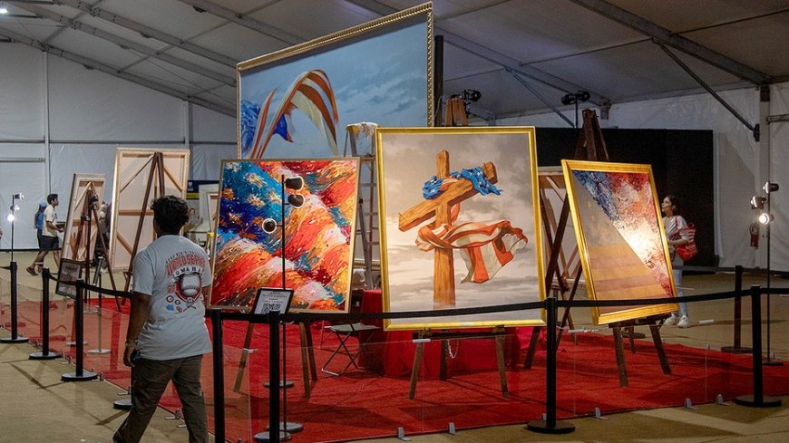 Pro-Trump artist unleashes powerful message about American flag, touts massive Old Glory painting
