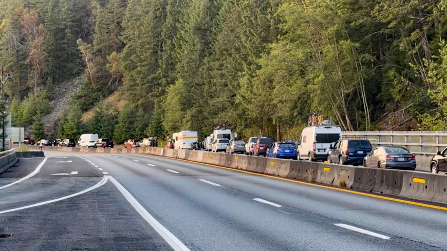 Deadly crash on Sea to Sky Highway closes road for hours on Sunday