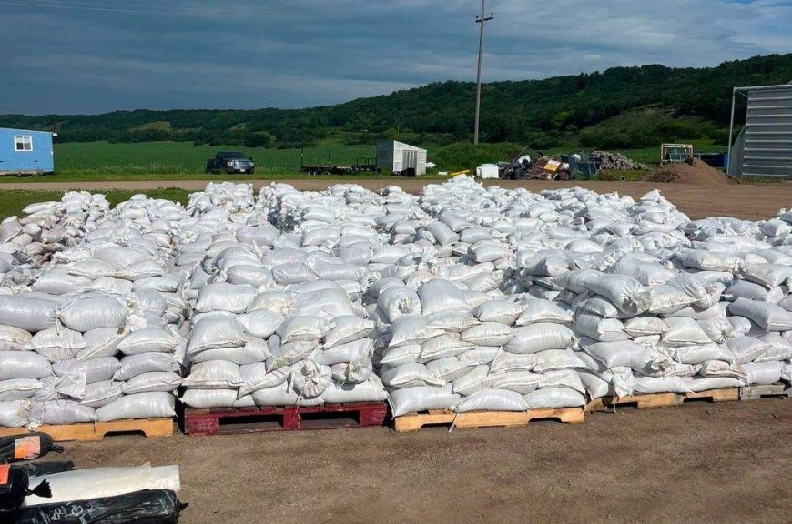 State of emergency: Flooded Manitoba town prepares for river crest