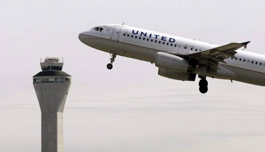 United Airlines to face lawsuit over sale of ‘window seats’ with no windows