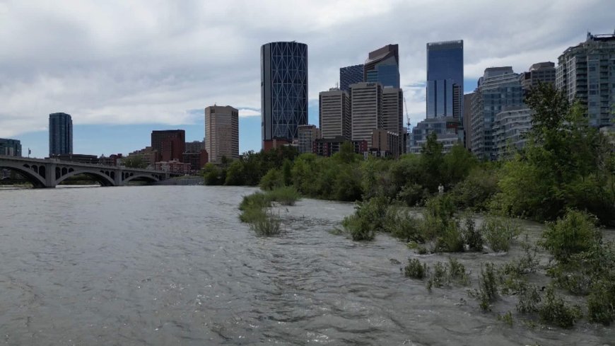 Calgary Fire Department lifts safety advisory for Bow, Elbow rivers
