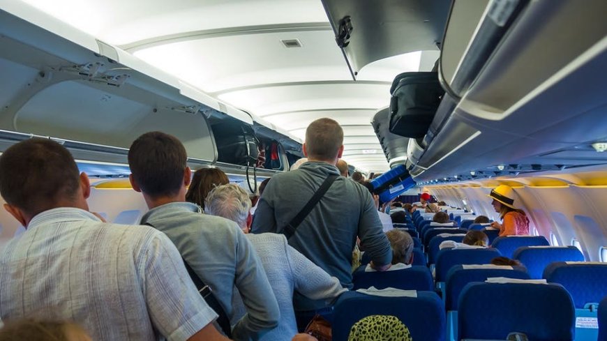 Major airline roasts passengers who jump up right after landing, igniting fierce backlash