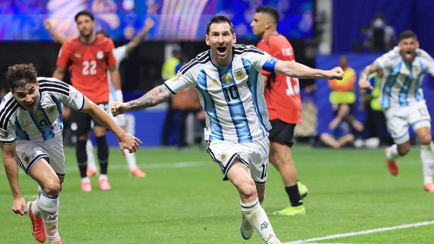 Airplane passenger goes viral for streaming Argentina's miraculous World Cup comeback for the entire plane